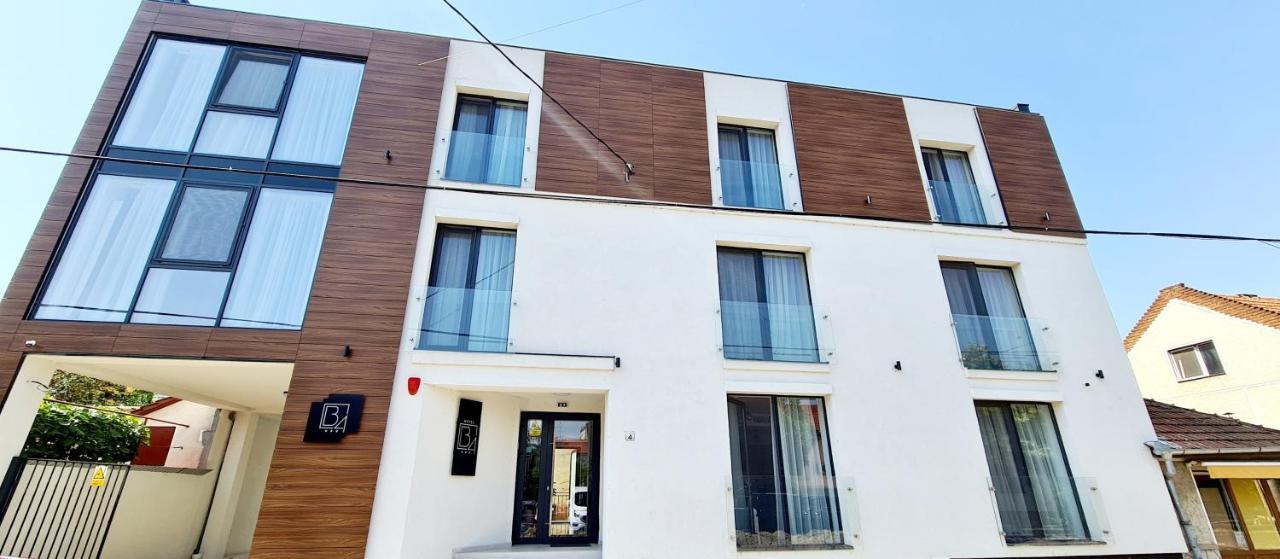 Hotel B4 Oradea Exterior photo